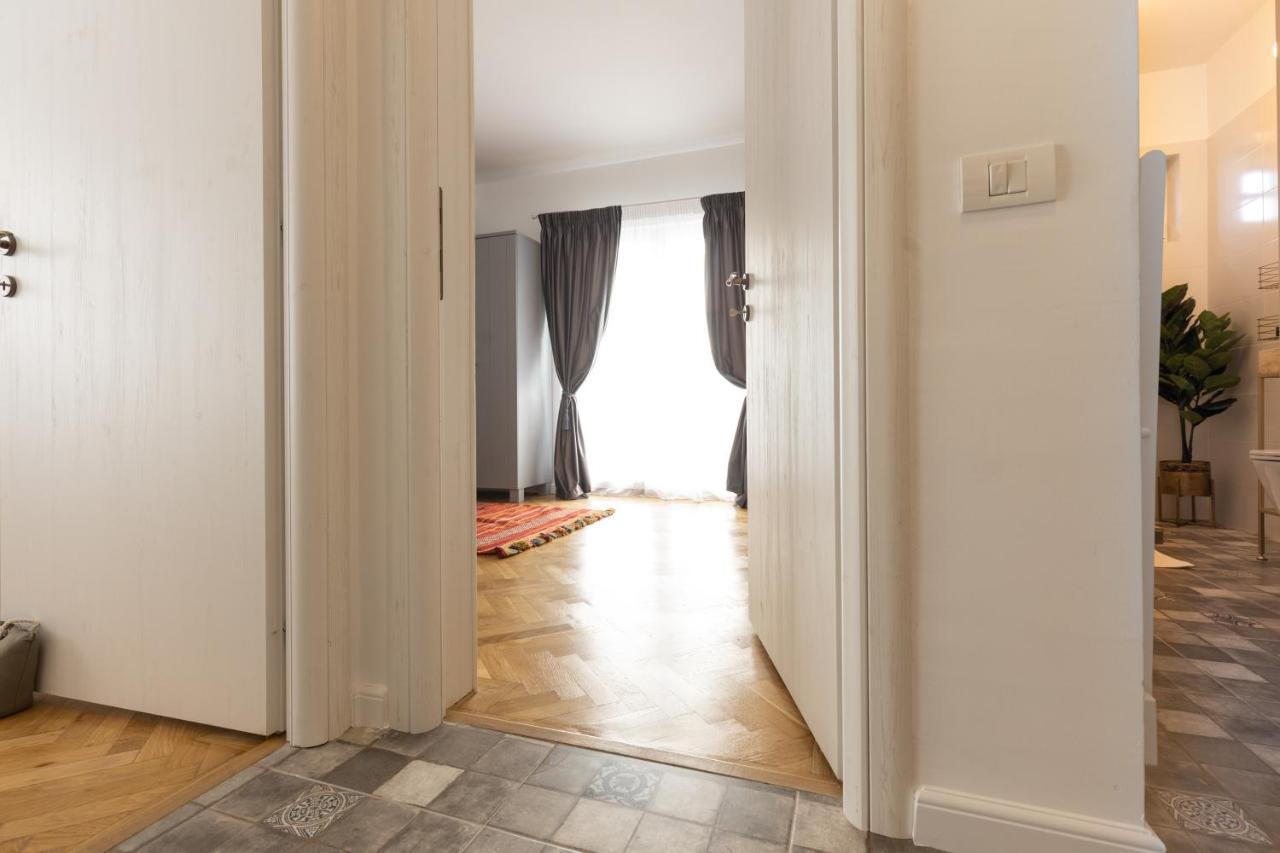 Metropole Apartments Panoramic Ateneum บูคาเรสต์ ภายนอก รูปภาพ